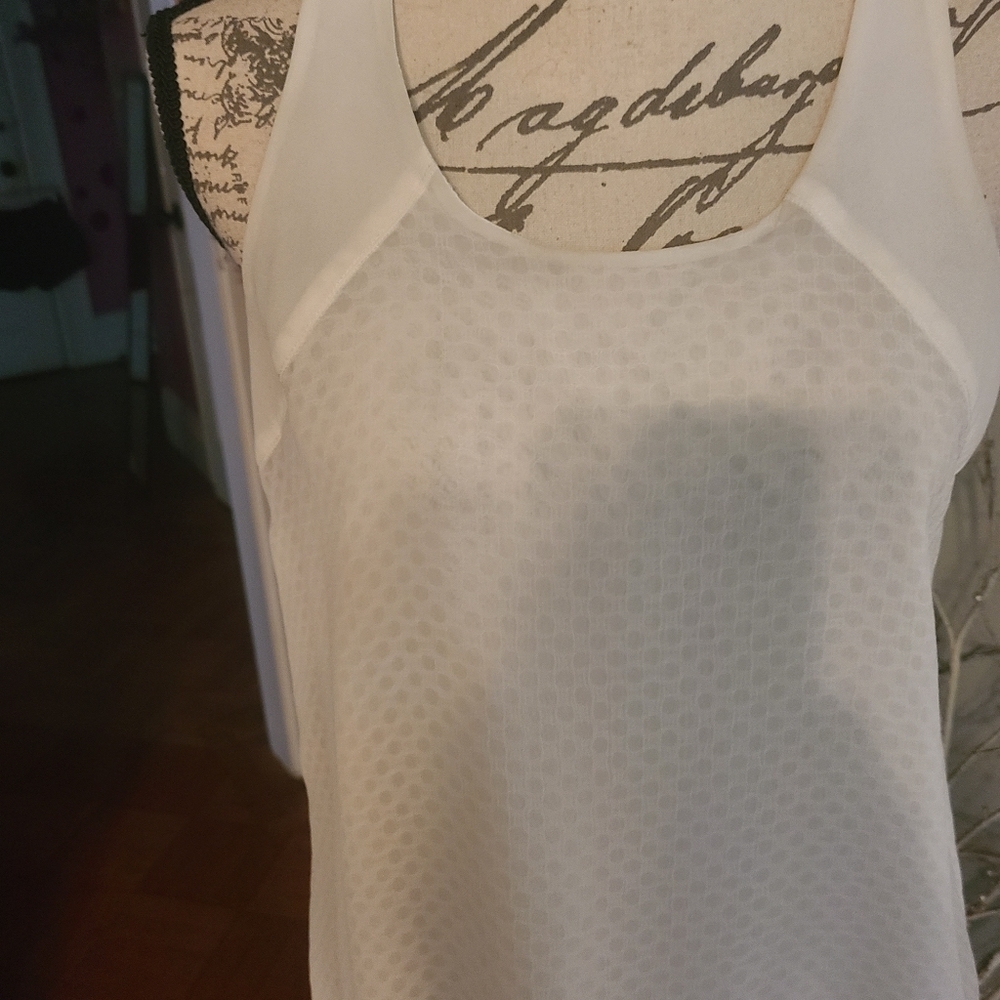 White top - Picture 5 of 9